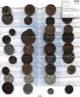AUSLÄNDISCHE MÜNZEN,Frankreich L O T S     L O T S     L O T S 31 meist französische Kleinmünzen (überwiegend Kupfer) zwischen 1657 und 1903 und 1 Franc 1915, 1919 und 2 Francs 1918.  LOT. 34 Stück.