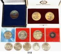 Deutsche Demokratische Republik,M E D A I L L E N  Silbermedaille 1967 (40 mm) Neue Wache Berlin; Silbermedaille 1969 (26 mm) Wilhelm Pieck - XX Jahre DDR; Etui 