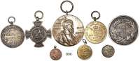 Orden, Ehrenzeichen, Militaria, Zeitgeschichte,Deutschland Preussen Fünf verschiedene Orden, davon drei Orden mit entsprechender Miniatur.  LOT. 8 Stück.