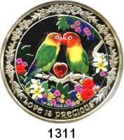 AUSLÄNDISCHE MÜNZEN,Niue  2 Dollars 2017 (Silberunze/Farbmünze).  Love is Precious - Lovebirds.  Im herzförmigen Originaletui mit Zertifikat.