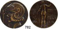 M E D A I L L E N,Städte Berlin Bronzemedaille 1910 (A. Grath). 100 Jahrfeier der Universität. Behelmter Kopf der Pallas Athene nach links. / Zwischen zwei Quadern stehende weibliche Gestalt mit je einer Fackel in den Händen, auf den Quadern Schrift. 35 mm. 18,62 g. Rand : C. Poellath Bronce. Heidemann 798.