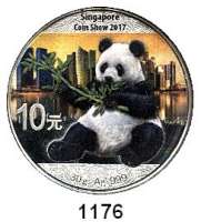 AUSLÄNDISCHE MÜNZEN,China Volksrepublik seit 1949 10 Yuan 2017 (Farbmünze).  Panda mit Bambuszweig.  Singapore Coin Show.