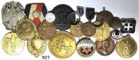 Orden, Ehrenzeichen, Militaria, Zeitgeschichte,Deutschland L O T S      L O T S      L O T S LOT. von 22 Stück (7x Österreich)  Abzeichen, Medaillen, zwei Ringe I. Weltkrieg.  Dabei Kriegerverein Groß-Lichterfelde.  --Bitte besichtigen--.