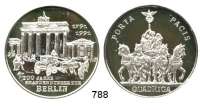 M E D A I L L E N,Städte Berlin Silbermedaille 1991.  200 Jahre Brandenburger Tor.  Pferdekutsche vor Brandenburger Tor. / Quadriga.  40 mm.  30,9 g.  Engler 855.