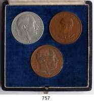 M E D A I L L E N,Personen Hitler, Adolf Bronzemedaille 1933. Im Jahre deutscher Schicksalswende. Brustbild nach links. / Adler zerreißt Kette. Colbert-Hyder 30. 36,3 mm; Silbermedaille 1939 (MÜNZAMT WIEN 900) und Zinkmedaille 1938. Auf den Anschluß Österreichs und des Sudetenlandes. Kopf nach rechts. / Reichsapfel. C/H 114. Im Originaletui für drei Medaillen.