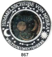 M E D A I L L E N,Bundesrepublik Deutschland  Silbermedaille mit bedruckten Glasinlay o.J. (925/1000).  Weltkulturerbe - Himmelscheibe von Nebra.  50 mm.  36 g (Metall 33,47 g). Im Originalrahmen mit Zertifikat.