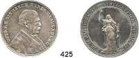 M E D A I L L E N,Personen Bismarck, Fürst Otto von Silbermedaille 1895 (Lauer).  Zum 80. Geburtstag.  Brustbild nach rechts. / Stehende Germania, in der erhobenen Rechten Kaiserkrone, die Linke auf das Schwert gestützt.  33,2 mm.  18,89 g.  Bennert 150.