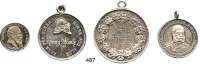 M E D A I L L E N,L O T S     L O T S     L O T S  Preußen, Silbermedaille o.J. (Weigand) DEM BESTEN SCHÜTZEN (Wilhelm I.)  42 mm.  44,37 g (mehrere Randdellen); Medaille mit Öse 1888.  Auf den Tod von Wilhelm I.  30 mm; Bronzemedaille 1895 Fürst Bismarck zum 80. Geburtstag.  33 mm; Karlsruhe, Silbermedaille 1867.  20 Jahre Freiwilliger Feuerwehrmann.  36 mm; Baden, Versilberte Medaille 1902 zum 50jährigen Regierungsjubiläum.  22 mm und 10 einseitige Kupfermedaillen 