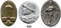 Orden, Ehrenzeichen, Militaria, Zeitgeschichte,Zeitgeschichte  -  Militaria  Spandau, Abzeichen 1935.  100 Jahrfeier des Kriegervereins (Tieste 35-01); Steglitz, Abzeichen 1934.  Steglitzer-Heimatverein 13.4. - 20.4.1935 (Tieste 34-01) und Plastikabzeichen Soldatenkopf (Stahlhelm mit NS-Adler).  LOT. 3 Stück.