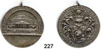 M E D A I L L E N,Städte Breslau Silbermedaille 1913.  30. Bundesfest d. D. R. B. (Deutscher Radfahrer Bund) Breslau 1913.  Für hervorragende Leistung im Dauerfahren.  1.-5. August 1913.  Gravur : I. Preis 358,6 km. 15 Std.  Jahrhunderthalle. /  Wappen.  33,5 mm.  12,93 g.