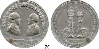 Deutsche Münzen und Medaillen,Preußen, Königreich Friedrich II. der Große 1740 - 1786 Zinnmedaille 1779 (mit Kupferstift, Reich).  Auf den Frieden von Teschen.  Der Kaiser und Friedrich II. in einander zugewandten Brustbildern unter Lorbeerzweig, im Abschnitt: GERMANIA· / GAUDET. // DIE XII MAY..., unter strahlendem Auge der Vorsehung die gekrönten Säulen für den Kaiser und Friedrich II. mit den angelehnten Wappen von Frankreich und Rußland,  im Abschnitt: TESCHEN / R.   45 mm.  31,48 g.  Olding 710.  Friedensburg/Seger 4492.  Marienburg 4783.