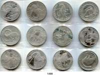 AUSLÄNDISCHE MÜNZEN,T H E M A T I S C H E  S A M M L U N G E N  U N D  L O T S  Reptilien der Urzeit (Dinosaurier).  LOT. von 12 verschiedenen Kupfer-Nickelmünzen in Crowngröße 1993.  Bosnien-Herzegowina(2); Eritrea(3); Gibraltar(2); Isle of Man(2) und Liberia(3).