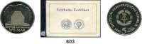 Deutsche Demokratische Republik,  5 Mark 1982.  Goethes Gartenhaus. Produktionsprobe, nur das Gartenhaus mattiert.  Auflage 210 Exemplare.  Mit einpunzierter Nummer 049.  Mit Echtheitszertifikat der Staatsbank.  Mit Foto-Gutachten (20.04.1996, Krell/Herborn).