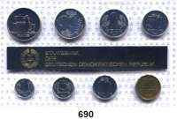 Deutsche Demokratische Republik,K U R S S Ä T Z E  Minisatz 1990.  1 Pfennig bis 2 Mark und Medaille 