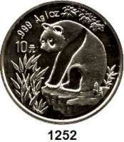AUSLÄNDISCHE MÜNZEN,China Volksrepublik seit 1949 10 Yuan 1993 (Silberunze).  Panda auf Felsen.  Kleine Jahreszahl.  Schön 522.  KM 485.  In Kapsel.