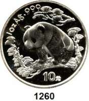 AUSLÄNDISCHE MÜNZEN,China Volksrepublik seit 1949 10 Yuan 1997 (Silberunze).  Panda nach links im Wald.  Schmale Jahreszahl mit Serifen.  Schön 1001.  KM 986.  In Kapsel.