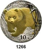 AUSLÄNDISCHE MÜNZEN,China Volksrepublik seit 1949 10 Yuan 2001 (Silberunze, Motivteile vergoldet).  Panda in Bambuspflanzung.  Schön 1268.  KM 1365.  In Kapsel.