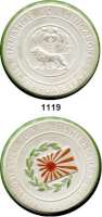 MEDAILLEN AUS PORZELLAN,Staatliche Porzellan-Manufaktur MEISSEN München 1942 weiß.  Einnahme von Singapore.  Rand und Lorbeerzweig grün, Fahne teilweise rot.