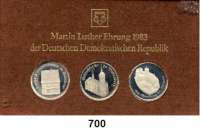 Deutsche Demokratische Republik,Thematische Sätze  Martin-Luther-Ehrung der DDR.  5 Mark 1982  Wartburg , 1983 Luthers Geburtshaus in Eisleben und 1983 Schloßkirche zu Wittenberg.  Im Münzrahmen (braun) mit Aufschrift 