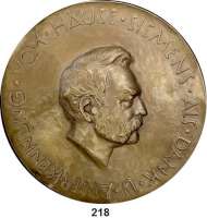 M E D A I L L E N,Personen Siemens, Werner von Einseitige Bronzemedaille (Hohlprägung) o.J. (A. Klingler).  Als Dank und Anerkennung vom Hause Siemens.  Kopf Werner von Siemens nach links.  190 mm.  613,5 g.  Im Originaletui.