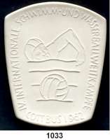 MEDAILLEN AUS PORZELLAN,Staatliche Porzellan-Manufaktur MEISSEN Cottbus 1962 weiß, Rand und 