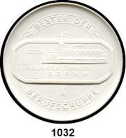 MEDAILLEN AUS PORZELLAN,Staatliche Porzellan-Manufaktur MEISSEN Borna 1980 weiß.  VEB Braunkohlenwerk - Bester der Berufsgruppe.  Weigelt 7128.  (Auflage 500 Exemplare).  102 mm.