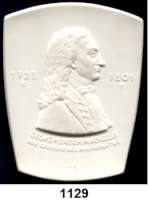 MEDAILLEN AUS PORZELLAN,Staatliche Porzellan-Manufaktur MEISSEN Volkstedt weiß 1962.  200 Jahre Porzellan-Manufaktur Volkstedt.  Weigelt 4442.  (Auflage 500 Exemplare).  Nummer 117.  103 x 82 mm.  Im Originaletui.