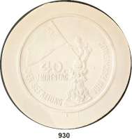 Deutsche Demokratische Republik,  Gipsmodell des Künstlers Heinz Rodewald, Berlin zur Vorderseite der 5 Mark-Gedenkmünze.  40. Jahrestag Sieg über den Faschismus.  Motiv 