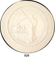 Deutsche Demokratische Republik,  Gipsmodell des Künstlers Heinz Rodewald, Berlin zur Vorderseite der 5 Mark-Gedenkmünze.  40. Jahrestag Sieg über den Faschismus.  Motiv 