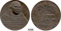 MEDAILLEN AUS PORZELLAN,Andere Hersteller  Braune Medaille o.J. (95 mm, Signiert IS).  Martin Luther.  Brustbild, WENN DU DEN FRIEDE WILLST ARBEITE FÜR GERECHTIGKEIT. /  Stil. Traubenbaum, darunter 