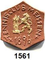 MEDAILLEN AUS PORZELLAN,Andere Hersteller Teichert, Meißen Einseitige sechseckige Plakette 1896.  Braun mit goldenem Stadtwappen.  Tennisclub Meissen.  25 x 29 mm.