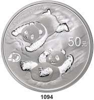 AUSLÄNDISCHE MÜNZEN,China Volksrepublik seit 1949 50 Yuan 2022 (Silber, 150 g).  Zwei Pandas im Schnee.  Im Originaletui mit Zertifikat.