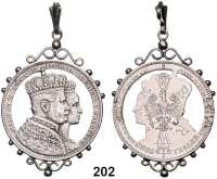 Deutsche Münzen und Medaillen,Preußen, Königreich Wilhelm I. 1861 - 1888 Krönungstaler 1861.  Kahnt 385.  AKS 116.  Jg. 87.  Thun 265.  Dav. 778.   Die Krönung fand zum 30. Geburtstag des Thronfolgers statt.  Feine Laubsägearbeit.  Mit aufgesetzter Verzierung und Öse am Rand.