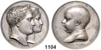 AUSLÄNDISCHE MÜNZEN,Frankreich Napoleon I. 1804 - 1815 Silbermedaille 1811 (Andrieu).  Auf die Geburt seines Sohnes, Napoleon Francois Joseph Charles, König von Rom.  Büsten von Napoleon und seiner zweiten Gemahlin Marie Louise von Österreich nebeneinander. /  Büste des Kindes.  41 mm.  41,99 g.  Slg. Julius 2422.  Bramsen 1091.  Leibfried 376.