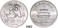 AUSLÄNDISCHE MÜNZEN,China Volksrepublik seit 1949 10 Yuan 1989 (Silberunze).  Panda mit Bambuszweig.  Schön 215.  KM A 221.
