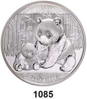 AUSLÄNDISCHE MÜNZEN,China Volksrepublik seit 1949 10 Yuan 2012 (Silberunze).  Panda mit Jungtier.  Schön 1889.  KM 2029.