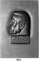 M E D A I L L E N,Personen Hindenburg, Paul von Einseitige Eisengußplakette.  (Eberhard Encke, Berlin).  Paul von Hindenburg - Zum 80.Geburtstag.  Kopf links über zwei Zeilen Schrift, hohes Relief.  / Rs. mit Originalöse.  Lauchhammer Bildguß Seite 189.  155 x 105 mm.  313 g.