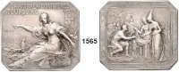 AUSLÄNDISCHE MÜNZEN,Frankreich 3. Republik 1870 - 1940 Achteckige Silberplakette o.J. (Hippolyte Lefébvre).  Handelskammer von Tourcoing.  Sitzende Frau zeigt auf die Landschaft in der Ferne 