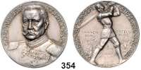 M E D A I L L E N,Personen Hindenburg, Paul von Silbermedaille 1914 (Gr. / ALOEWENTAL = Artur Löwental bei Ball, Berlin). Auf die Siege über das russische Heer bei Tannenberg und Ortelsburg. Brustbild von vorn links als Generaloberst. / Stehender Ritter rechts mit zum Schlag erhobenem Schwert. Rand : SILBER 990. 33 mm 18,20 g. Zetzmann 4025.