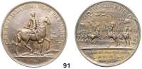 Deutsche Münzen und Medaillen,Preußen, Königreich Friedrich II. der Große 1740 - 1786 Bronzemedaille 1745 (unsigniert).  Auf die Schlacht zwischen Hohenfriedberg und Striegau. CAR: FRED: (...) [nach dem Taufnamen, beruhend auf K. Karl VI.], der König zu Pferd rechts, im Hintergrund zwei Schlösser. / Schlachtfeld mit Kavallerie.  42,5 mm.  14,98 g.  Olding 557. Friedensburg/Seger 4304.