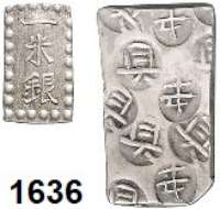 AUSLÄNDISCHE MÜNZEN,Japan Jyemari 1787 - 1837 1 SHU (Isshu Gin) o.J. 1,9 g. und asiatische Silberplatte mit zahlreichen Punzen  22 x 15 mm.  3,53 g.  LOT. 2 Stück.