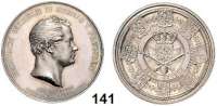 Deutsche Münzen und Medaillen,Preußen, Königreich Friedrich Wilhelm IV. 1840 - 1861 Silbermedaille 1840 (K. Fischer/C. Pfeuffer bei Loos).  Auf die Huldigung in Berlin.  Kopf rechts. / Kroninsignien auf Wappen Preußen auf Eisernem Kreuz, herum die Wappen der Provinzen auf Ordenskette.  30,5 mm.  14,57 g.  Marienburg 4220.  Sommer P68/1.