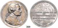 M E D A I L L E N,Personen Kant, Immanuel Versilberte Bronzemedaille 1904 (Mayer & Wilhelm, Stuttgart). Kant-Gedenkfeier in Berlin zum 100. Todestag. Dessen Brustbild rechts. / Sternenkranz, Schrift und strahlendes Auge der Vorsehung. 51 mm. 49,05 g. Kisch 7. Heidemann 252. Wurzbach 4214.