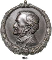 M E D A I L L E N,Personen Wagner, Richard Einseitige Bronzegußplakette mit Öse o.J. Brustbild nach links. 80 mm. 118,6 g.