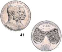 Österreich - Ungarn,Habsburg - Lothringen Franz Josef I. 1848 - 1916 Silbermedaille 1914 (L. Chr. Lauer, Nürnberg). Auf die Waffenbrüderschaft mit dem Deutschen Reich. Doppeltes Brustbild der beiden Kaiser rechts. / Die zwei einander zugewandten Wappen. Rand: SILBER 990. 33 mm. 18,36 g. Zetzmann 3013.