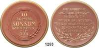 MEDAILLEN AUS PORZELLAN,Staatliche Porzellan-Manufaktur MEISSEN Berlin 1955 braun mit Golddekor (Rand, Schrift und die beiden Lorbeerzweige mit Beeren  gold).  10 Jahre Konsum-Genossenschaften.  Weigelt 3045.?.  Im Originaletui.