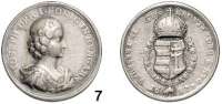 Römisch Deutsches Reich,Haus Habsburg Leopold I. 1657 - 1705 Silbergußmedaille 1687 (G H = Georg Hautsch).  Auf die Krönung von Jospeh I. zum ungarischen König in Pressburg.  Geharnischtes Brustbild nach rechts. /  Gekröntes ungarisches Wappen.  29,5 mm.  9,93 g.  Vgl. Slg. Montenuovo 1199.