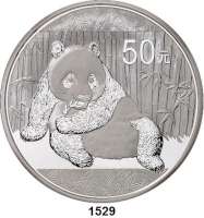 AUSLÄNDISCHE MÜNZEN,China Volksrepublik seit 1949 50 Yuan 2015 (Silber, 5 Unzen). Panda beim Bambus essen.  Im Originaletui mit Zertifikat und Umverpackung.