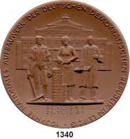 MEDAILLEN AUS PORZELLAN,Staatliche Porzellan-Manufaktur MEISSEN Leipzig 1961 braun (98 mm).  10 Jahre Nationales Aufbauwerk.  W. 3290.1.0.  Auflage 100 Exemplare.  Im Etui.