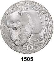 AUSLÄNDISCHE MÜNZEN,China Volksrepublik seit 1949 10 Yuan 2001 (Silberunze).  Panda in Bambuspflanzung.  Schön 1268.  KM 1365.  In Kapsel.